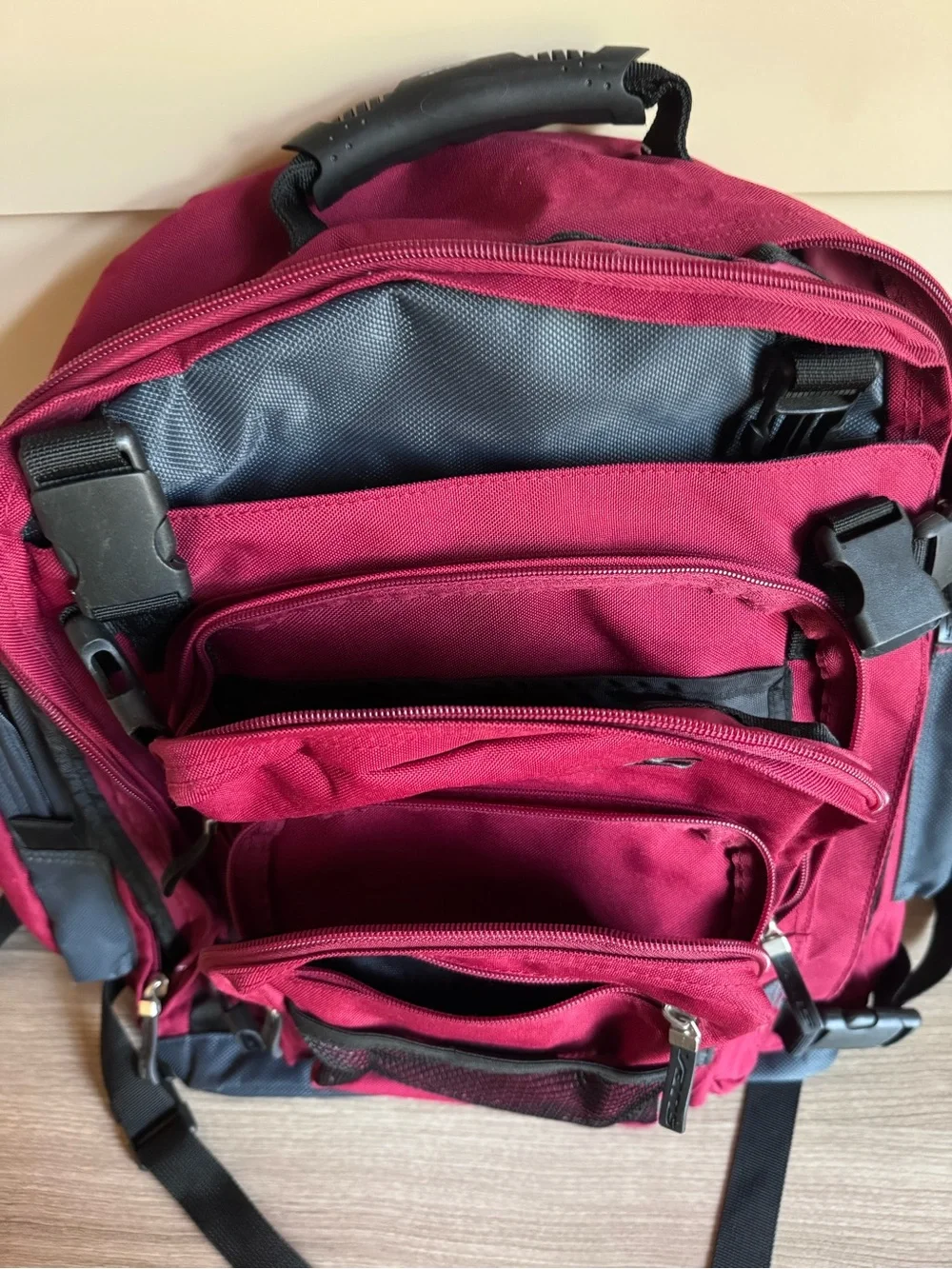 Vintage Vans Men's Red and Blue Multi-Pocket Backpack